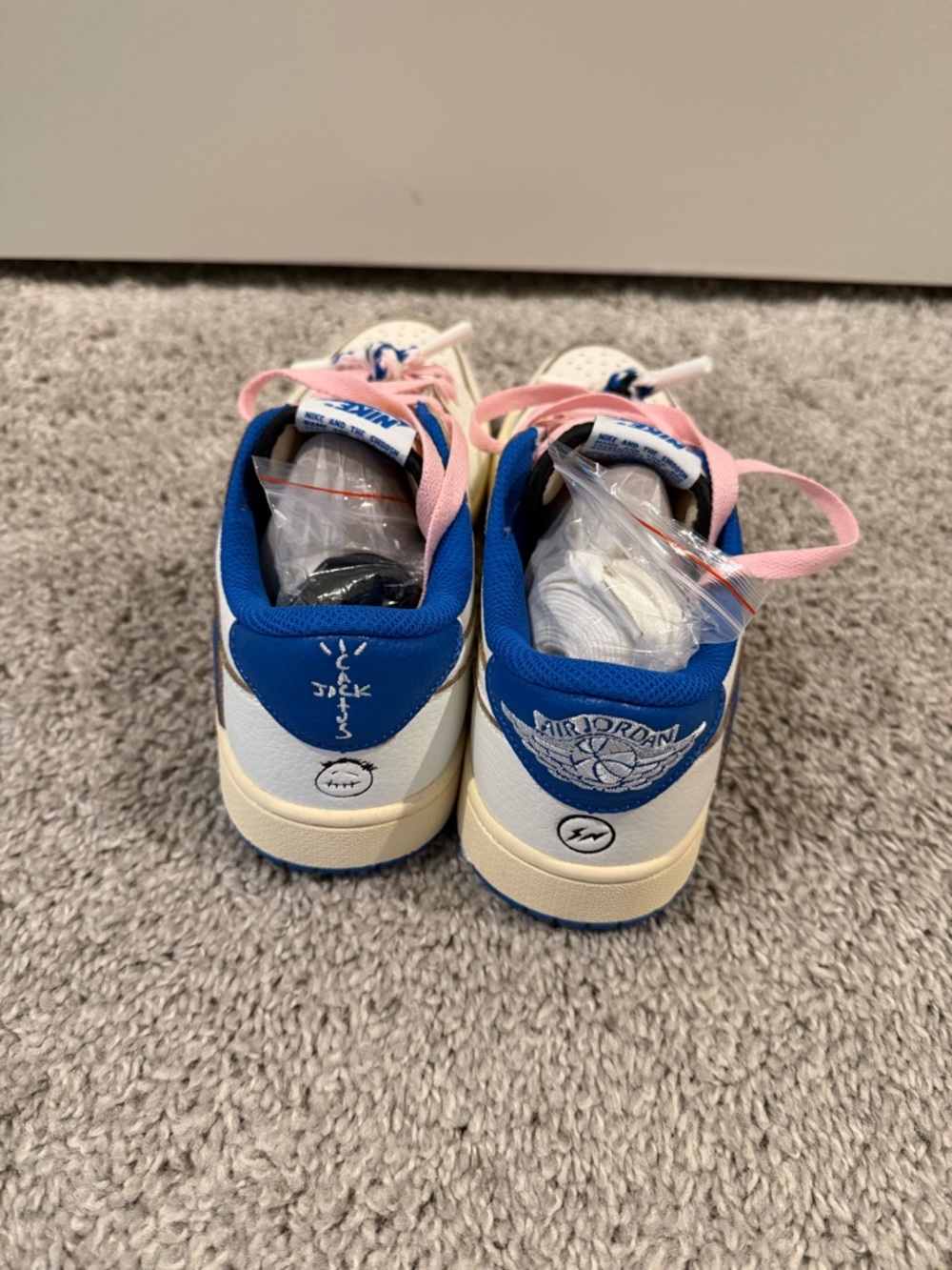 SOLD!! Travis Scott Jordan 1 White & Blue Low-Cut Athletic Socks - Picture 4 of 6